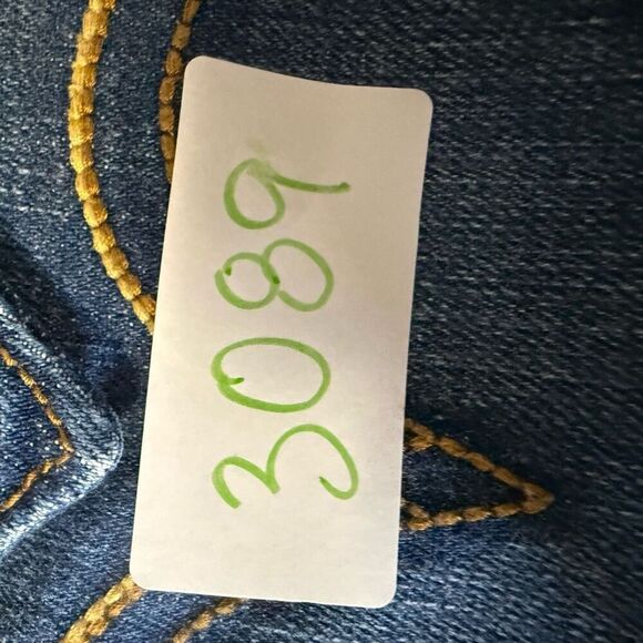 Levi's 524 Women's Size 30 Too Superlow 524 Cut Off Denim Jean Shorts - Picture 9 of 9